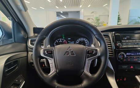 Mitsubishi Pajero Sport III рестайлинг, 2017 год, 2 700 000 рублей, 12 фотография