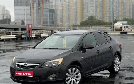 Opel Astra J, 2013 год, 650 000 рублей, 1 фотография