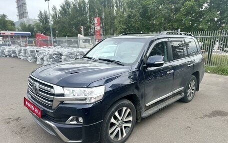 Toyota Land Cruiser 200, 2016 год, 5 999 000 рублей, 1 фотография