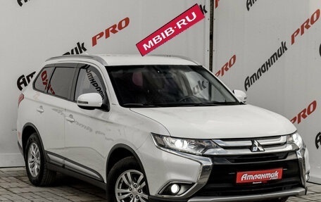 Mitsubishi Outlander III рестайлинг 3, 2017 год, 1 770 000 рублей, 3 фотография