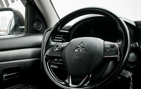 Mitsubishi Outlander III рестайлинг 3, 2017 год, 1 770 000 рублей, 14 фотография