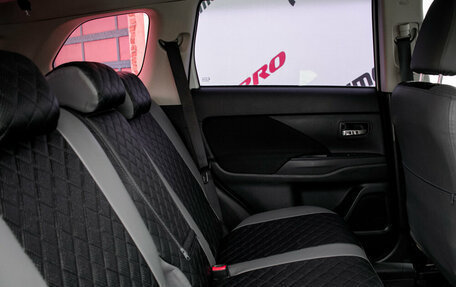 Mitsubishi Outlander III рестайлинг 3, 2017 год, 1 770 000 рублей, 26 фотография