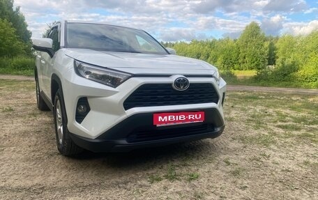 Toyota RAV4, 2022 год, 3 800 000 рублей, 13 фотография
