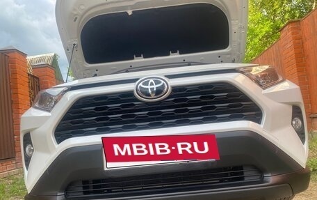 Toyota RAV4, 2022 год, 3 800 000 рублей, 6 фотография