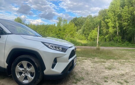 Toyota RAV4, 2022 год, 3 800 000 рублей, 14 фотография