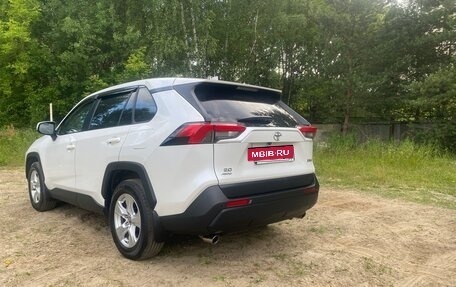 Toyota RAV4, 2022 год, 3 800 000 рублей, 15 фотография
