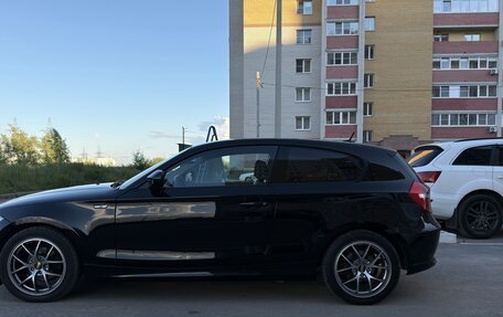 BMW 1 серия, 2011 год, 900 000 рублей, 4 фотография