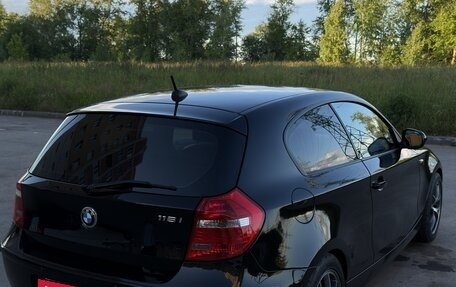 BMW 1 серия, 2011 год, 900 000 рублей, 6 фотография