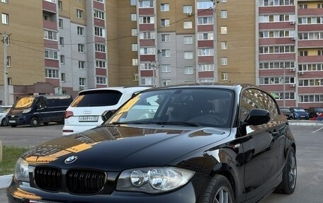 BMW 1 серия, 2011 год, 900 000 рублей, 3 фотография
