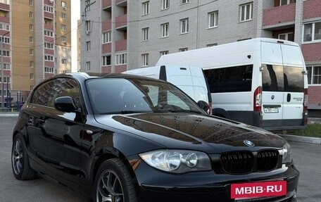 BMW 1 серия, 2011 год, 900 000 рублей, 2 фотография