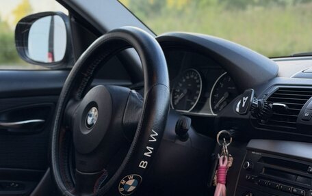 BMW 1 серия, 2011 год, 900 000 рублей, 8 фотография