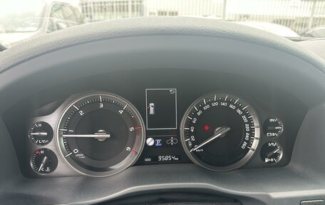 Toyota Land Cruiser 200, 2016 год, 5 999 000 рублей, 8 фотография