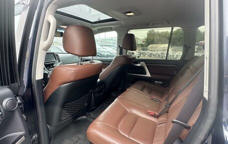 Toyota Land Cruiser 200, 2016 год, 5 999 000 рублей, 7 фотография