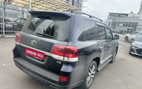 Toyota Land Cruiser 200, 2016 год, 5 999 000 рублей, 3 фотография