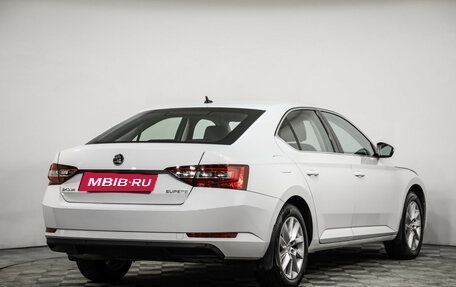 Skoda Superb III рестайлинг, 2018 год, 1 799 000 рублей, 6 фотография