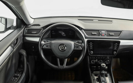 Skoda Superb III рестайлинг, 2018 год, 1 799 000 рублей, 12 фотография