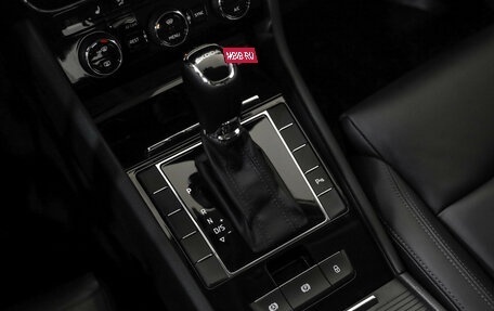 Skoda Superb III рестайлинг, 2018 год, 1 799 000 рублей, 17 фотография