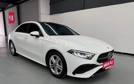 Mercedes-Benz A-Класс, 2023 год, 1 999 999 рублей, 3 фотография