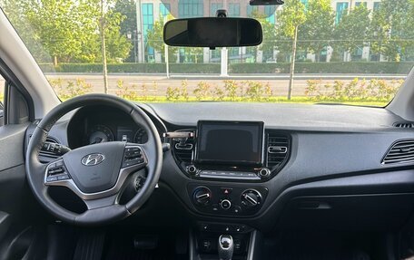 Hyundai Solaris II рестайлинг, 2021 год, 1 580 000 рублей, 8 фотография