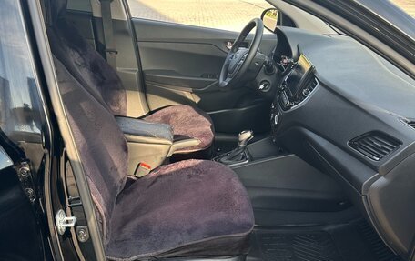 Hyundai Solaris II рестайлинг, 2021 год, 1 580 000 рублей, 11 фотография