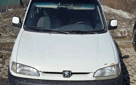 Peugeot Partner II рестайлинг 2, 2001 год, 200 000 рублей, 1 фотография