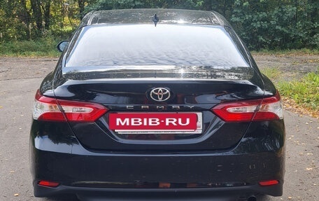 Toyota Camry, 2018 год, 2 700 000 рублей, 3 фотография