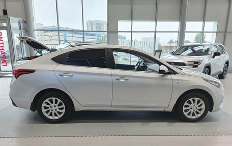 Hyundai Solaris II рестайлинг, 2018 год, 1 334 000 рублей, 4 фотография