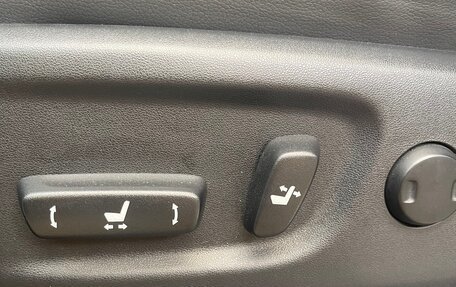 Toyota Land Cruiser Prado 150 рестайлинг 2, 2017 год, 7 000 000 рублей, 7 фотография