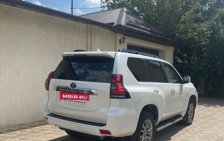 Toyota Land Cruiser Prado 150 рестайлинг 2, 2017 год, 7 000 000 рублей, 4 фотография