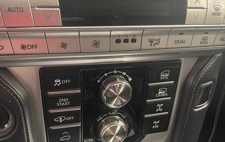 Toyota Land Cruiser Prado 150 рестайлинг 2, 2017 год, 7 000 000 рублей, 8 фотография