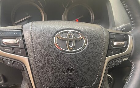 Toyota Land Cruiser Prado 150 рестайлинг 2, 2017 год, 7 000 000 рублей, 10 фотография