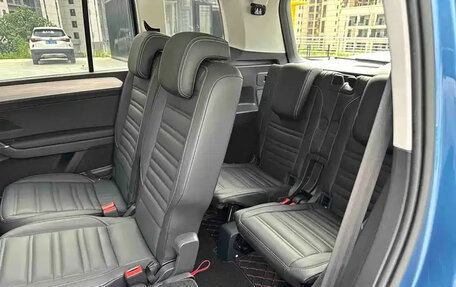 Volkswagen Touran III, 2022 год, 1 317 000 рублей, 15 фотография