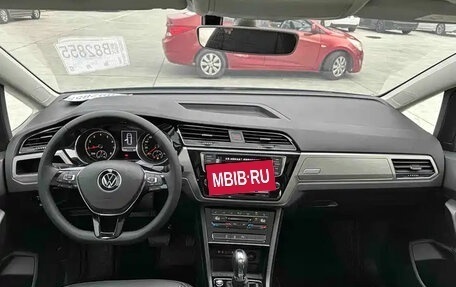 Volkswagen Touran III, 2022 год, 1 317 000 рублей, 10 фотография