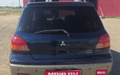 Mitsubishi Outlander III рестайлинг 3, 2004 год, 700 000 рублей, 1 фотография