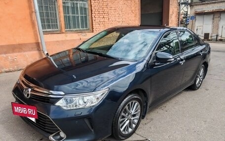 Toyota Camry, 2017 год, 2 490 000 рублей, 2 фотография