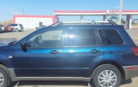 Mitsubishi Outlander III рестайлинг 3, 2004 год, 700 000 рублей, 4 фотография