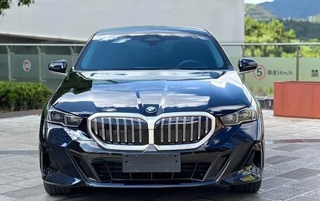 BMW 5 серия, 2025 год, 6 290 032 рублей, 2 фотография