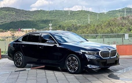 BMW 5 серия, 2025 год, 6 290 032 рублей, 3 фотография