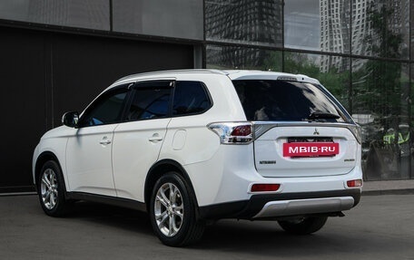 Mitsubishi Outlander III рестайлинг 3, 2014 год, 1 500 000 рублей, 7 фотография