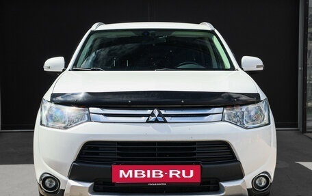 Mitsubishi Outlander III рестайлинг 3, 2014 год, 1 500 000 рублей, 3 фотография