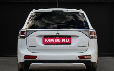 Mitsubishi Outlander III рестайлинг 3, 2014 год, 1 500 000 рублей, 6 фотография