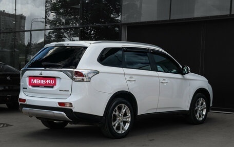 Mitsubishi Outlander III рестайлинг 3, 2014 год, 1 500 000 рублей, 5 фотография
