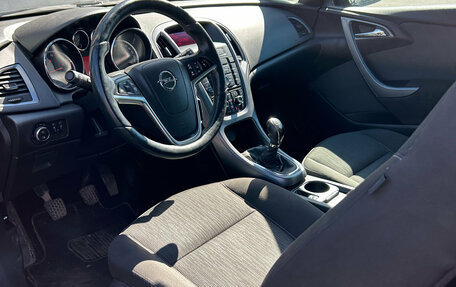 Opel Astra J, 2013 год, 990 000 рублей, 9 фотография