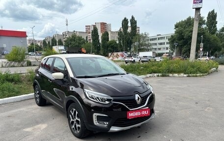 Renault Kaptur I рестайлинг, 2019 год, 2 100 000 рублей, 1 фотография