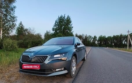 Skoda Superb III рестайлинг, 2016 год, 1 800 000 рублей, 1 фотография