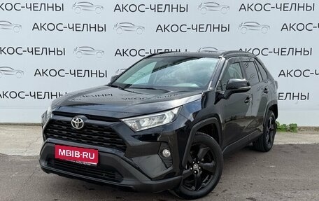Toyota RAV4, 2021 год, 3 280 000 рублей, 1 фотография