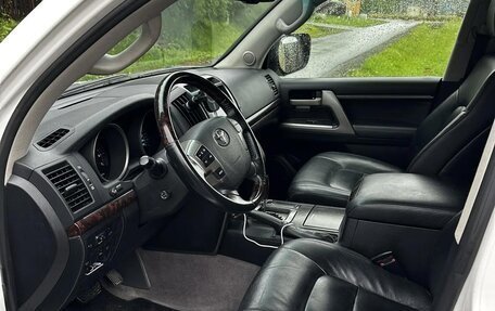 Toyota Land Cruiser 200, 2010 год, 4 200 000 рублей, 5 фотография