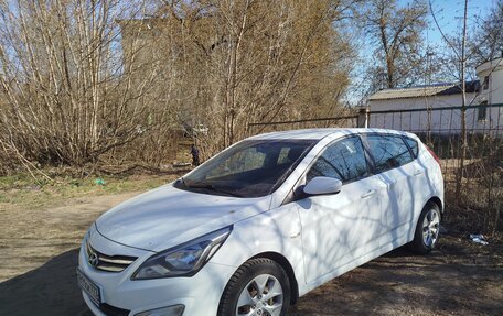 Hyundai Solaris II рестайлинг, 2015 год, 890 000 рублей, 3 фотография