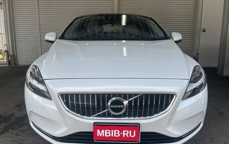 Volvo V40 II рестайлинг, 2019 год, 1 100 000 рублей, 3 фотография