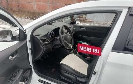 Hyundai Solaris II рестайлинг, 2019 год, 1 385 000 рублей, 7 фотография